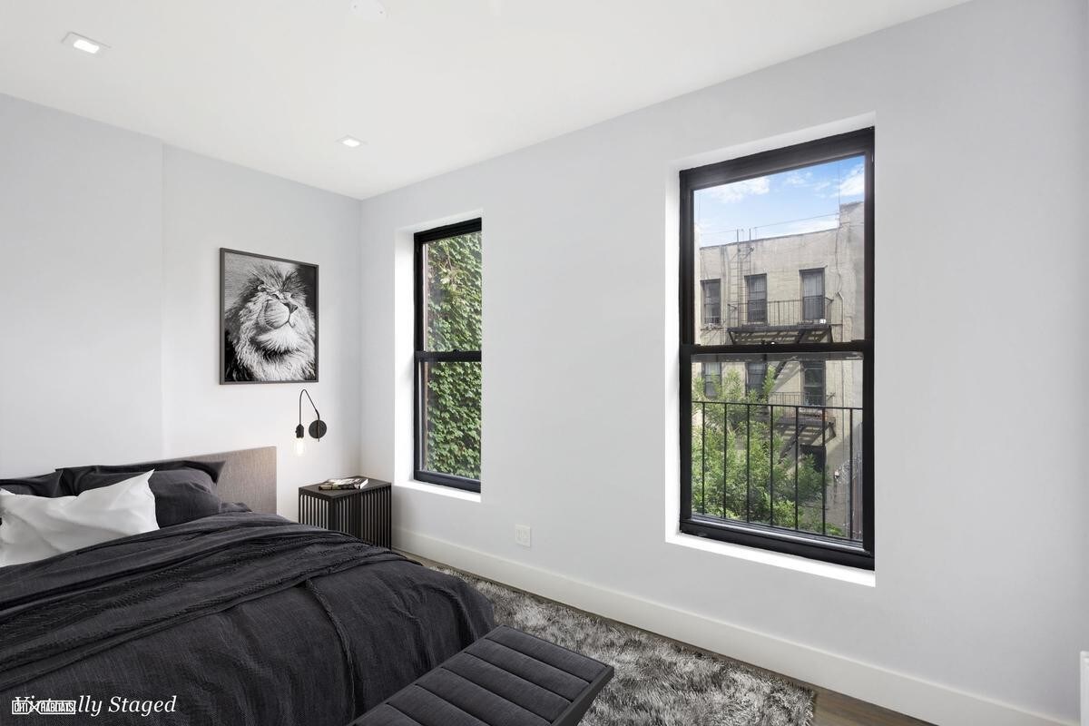 Primary Photo - 419 E 115th St