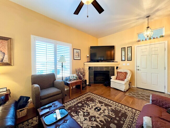 Building Photo - SHORT TERM LEASE! 2BD/2BA FURNISHED CONDO!...