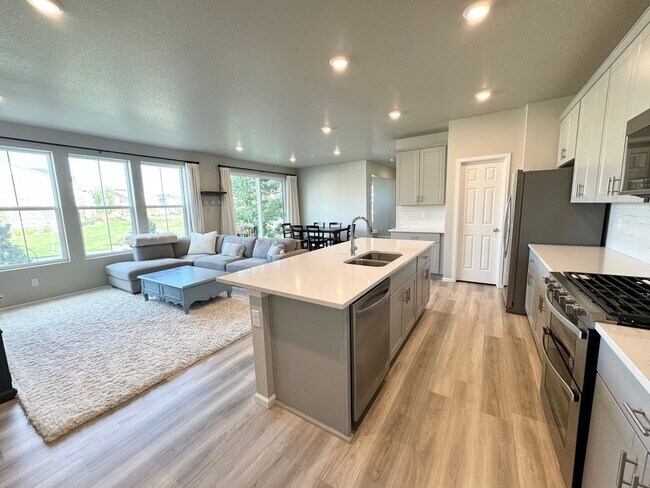 Building Photo - 3 Bedroom Single Family Home in Brighton