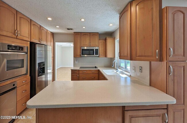 Building Photo - 104 Abalone Ln W