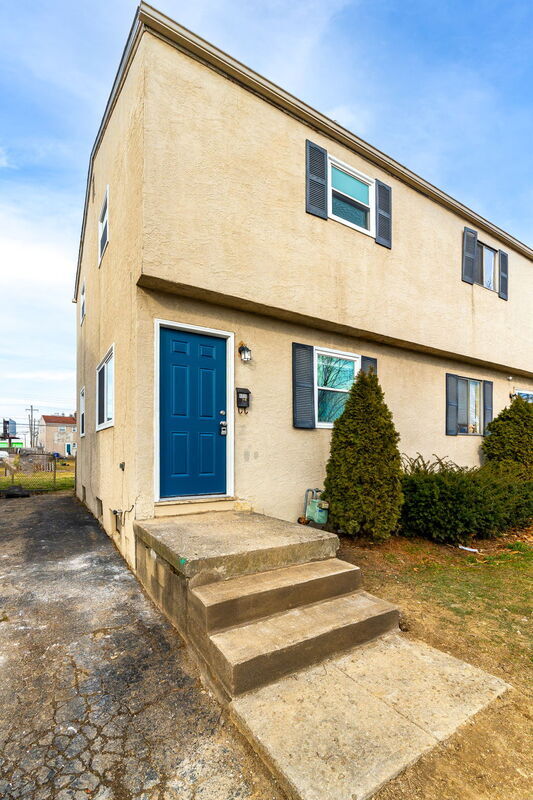 Building Photo - 4036 Halsey Pl