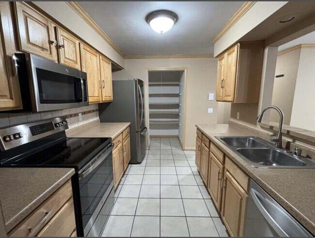 Building Photo - 1132 Morraine View Dr