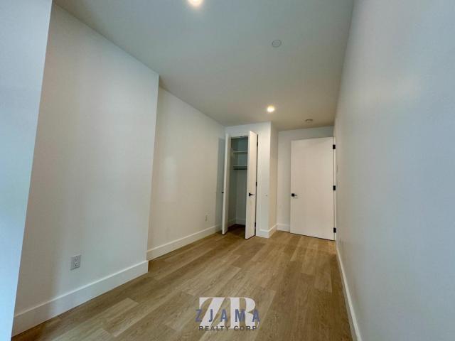 Foto del edificio - 1 bedroom in Brooklyn NY 11225