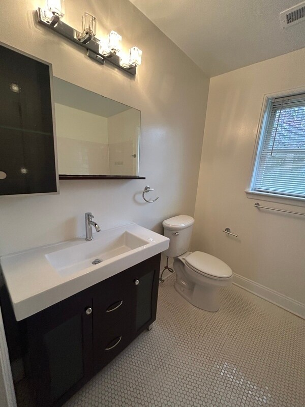 Foto del edificio - 1311 Clay Ave