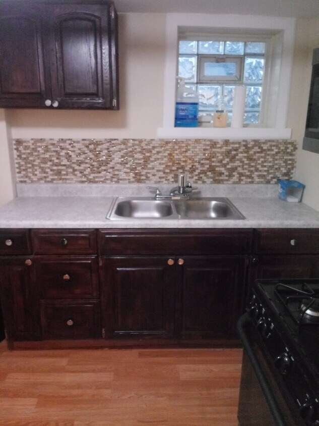 Primary Photo - 2419 W 52nd St