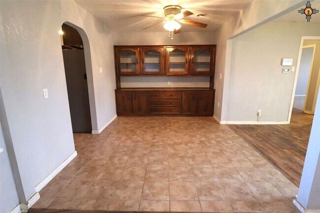 Building Photo - 2513 Axtell
