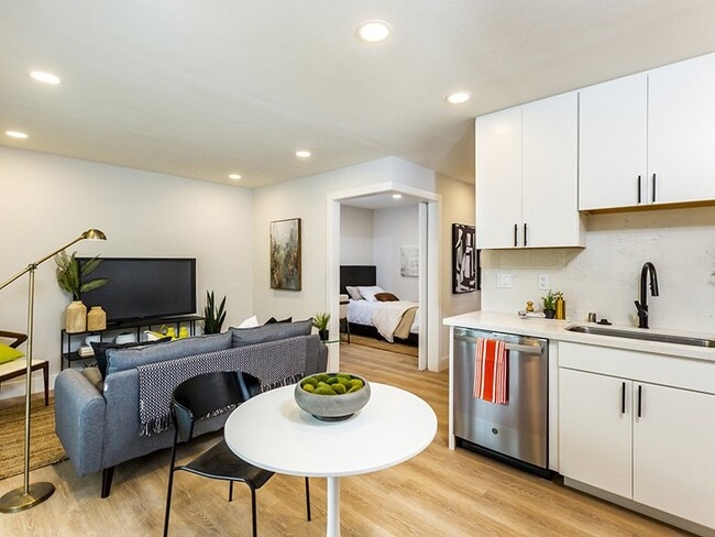 Building Photo - The Enclave