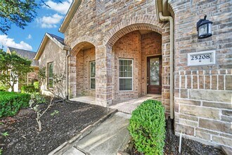 Building Photo - 25208 Forest Ledge Dr