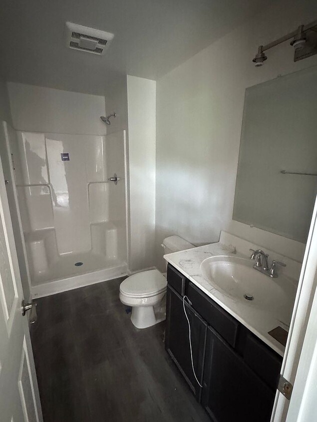 Primary Photo - 302 S Poplar Ave