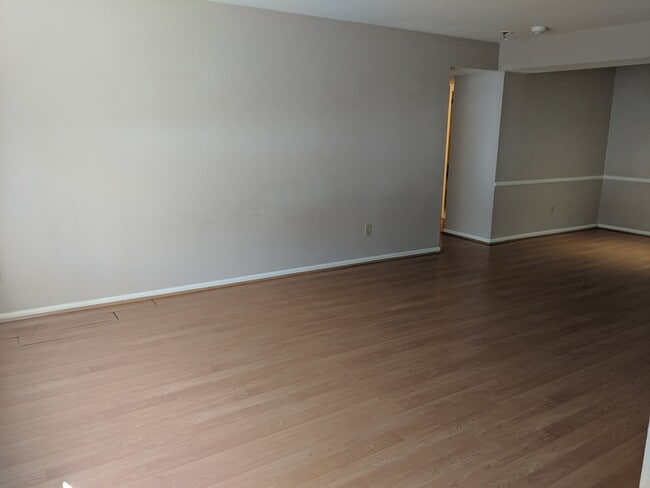 Building Photo - DTC Ground Floor 2 Bedroom 2 Bath Condo For Rent - Great Location and Amenities