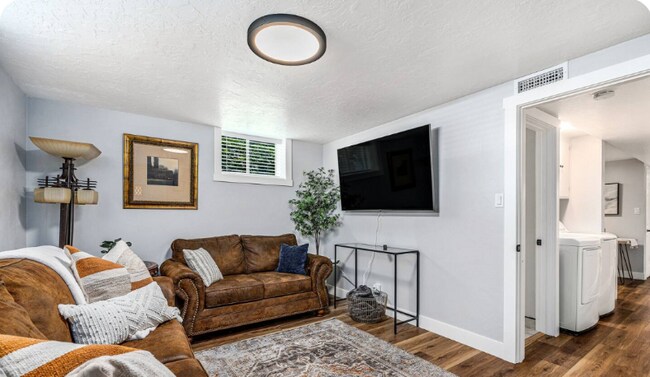 Foto del edificio - 444 N Oakley St