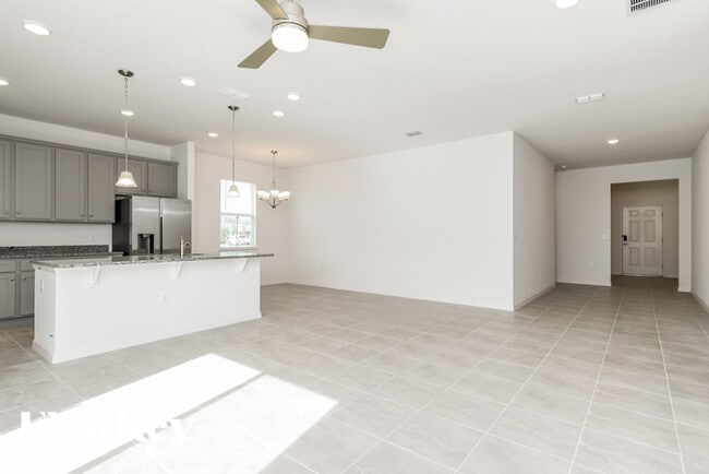 Building Photo - 1271 Ponca Rd