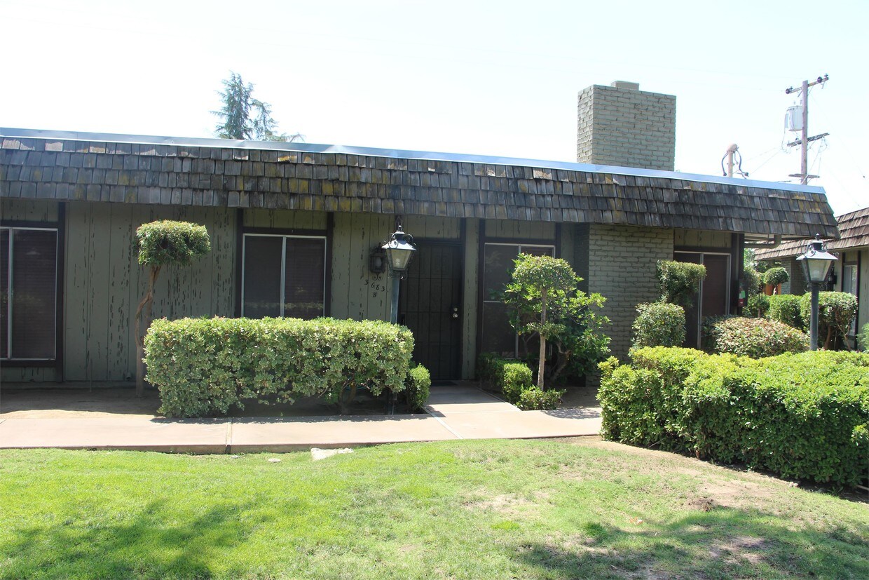 Primary Photo - 3683 N Fruit Ave