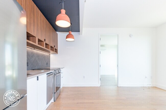 Foto del edificio - 824 Lexington Ave