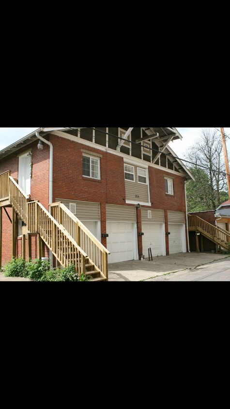 Primary Photo - 924 11th Ave