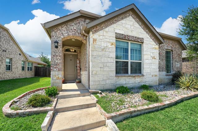 Building Photo - 2272 Miramar Dr