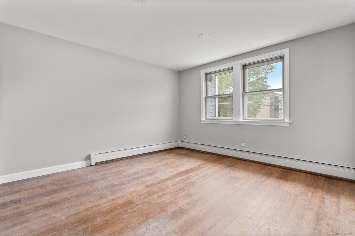 Foto principal - 389 Highland Ave