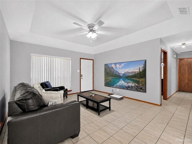 Building Photo - 1604 Avocet Ave W