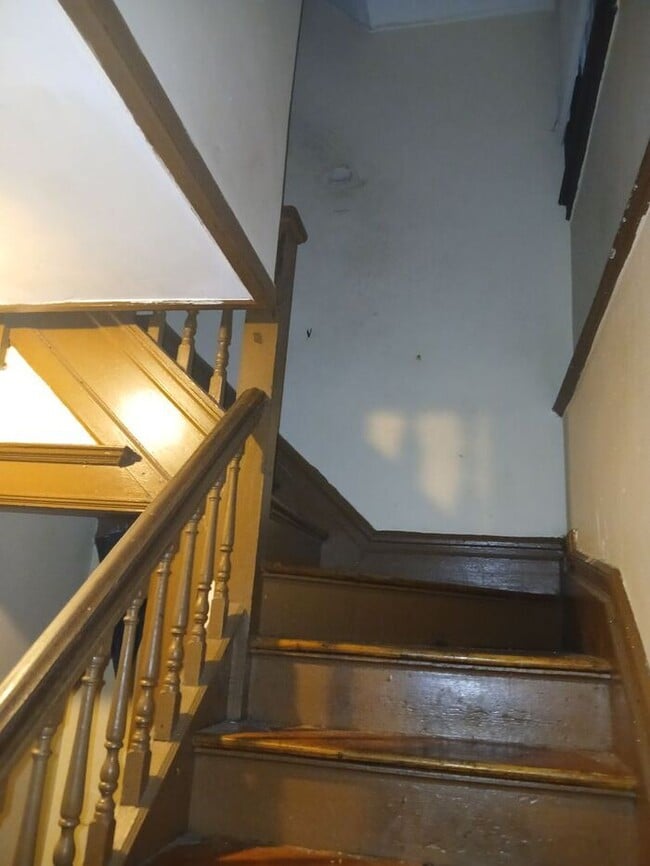 Photo - Spacious Newark Home – 7 Bedrooms, 2 Kitchens