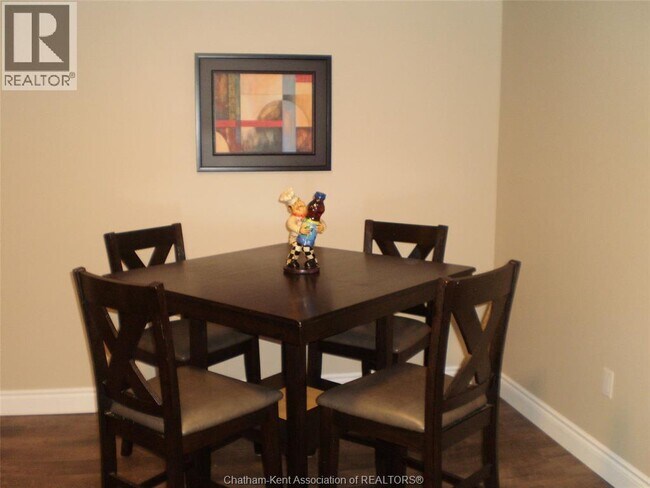 Photo du bâtiment - 601 Grand Ave E