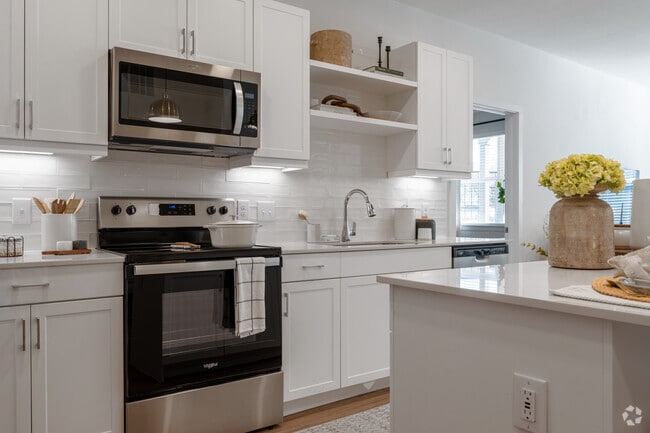 2BR, 2BA - 1,120SF - Citizen House Wolf Ranch