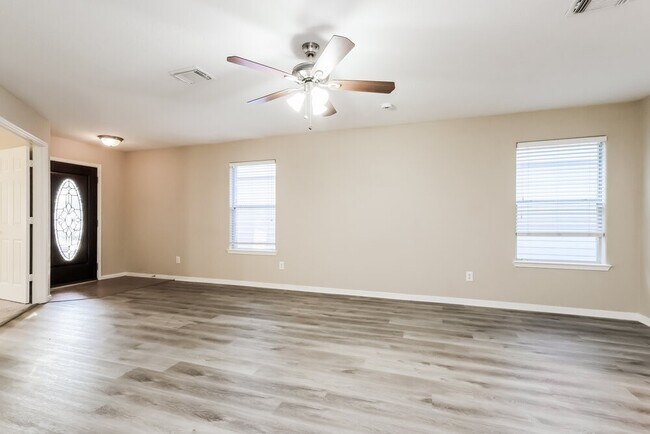 Building Photo - 21639 Kingston Terrace Ln