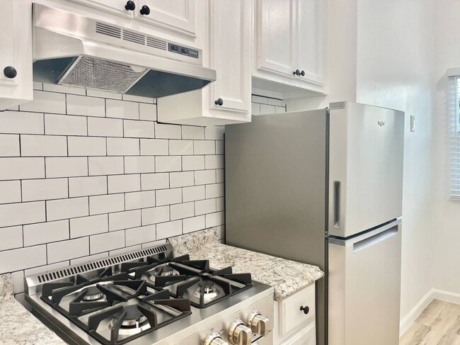 Building Photo - 3977 Rhoda Dr