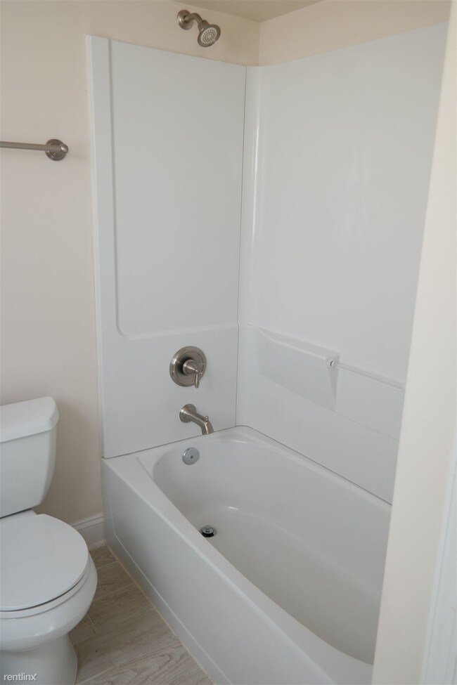 Foto del edificio - Studio, 1 bath  - 817 Park Ave # B2 B2