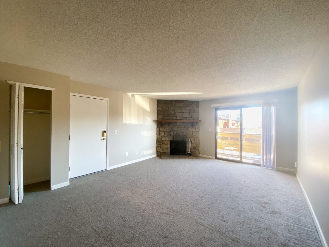 Primary Photo - 430 Zang St
