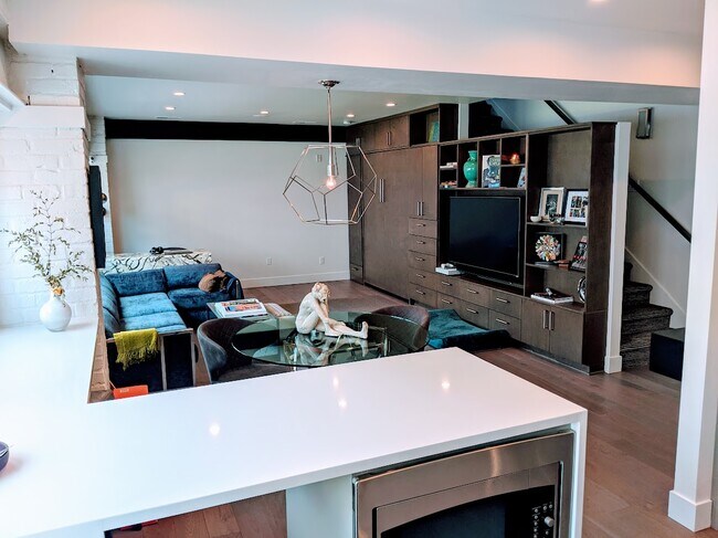 Foto del edificio - 121 S Jackson St