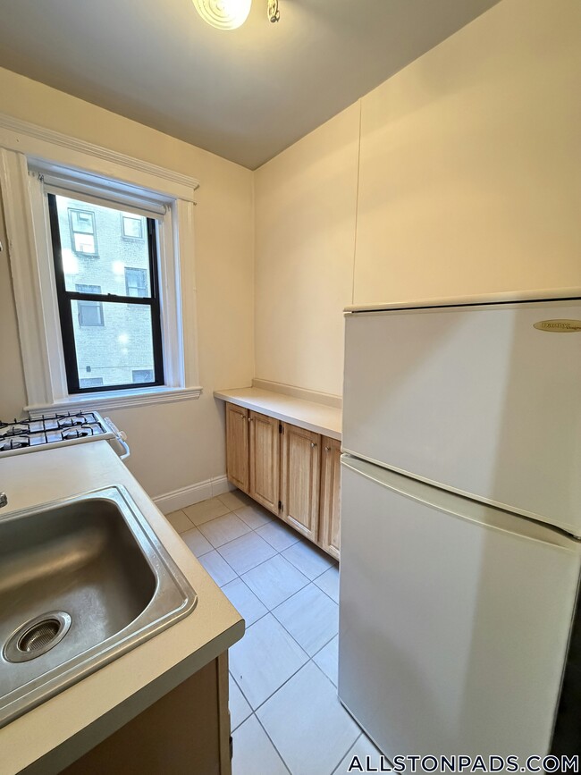 Building Photo - 1144 Commonwealth Ave