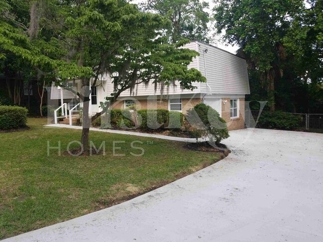 Building Photo - 1231 Springhill Rd