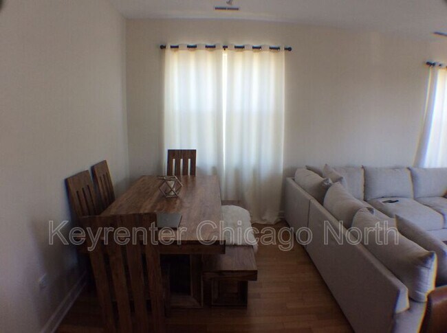 Foto del edificio - 6015 N Mozart St