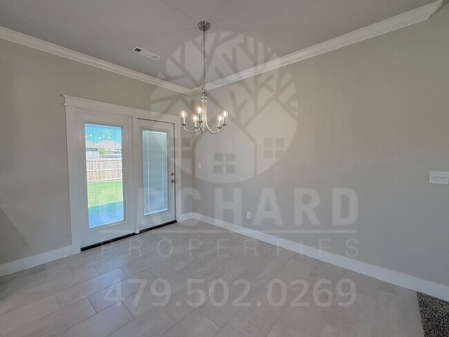 Building Photo - 997 Fair Oaks St