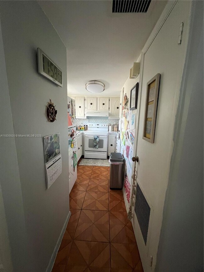 Foto del edificio - 4143 N Ocean Blvd