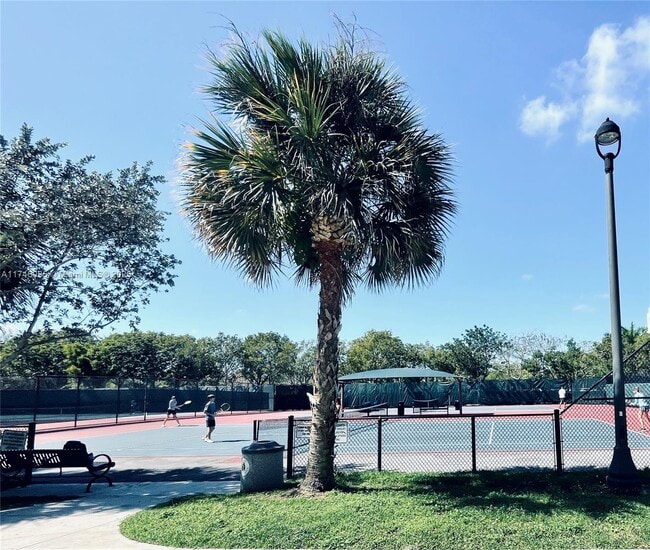 Foto del edificio - 3800 Oaks Clubhouse Dr