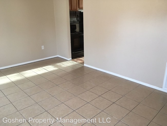 Building Photo - 4504 S Cedardale Ave