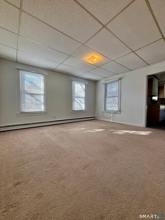 Building Photo - 73 Peck St