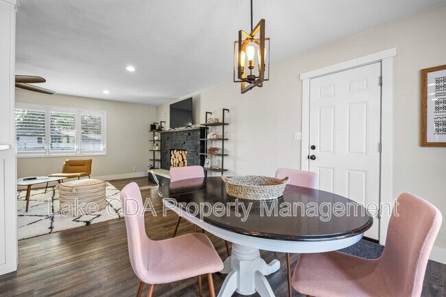 Foto del edificio - 3870 N Honeysuckle Dr