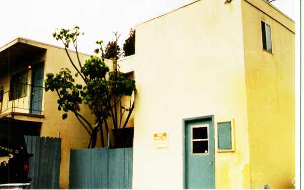 Foto del edificio - 4725 Mansfield St