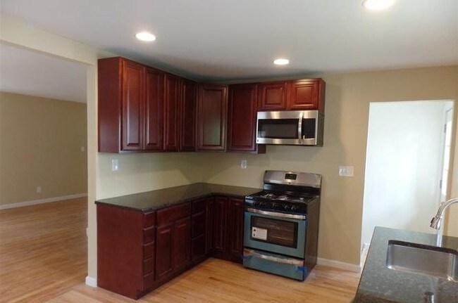 Building Photo - 242 Hackett Blvd