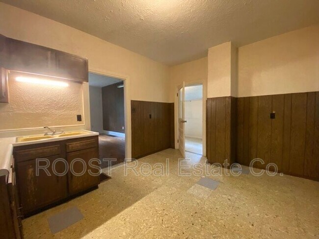 Foto del edificio - 1375 W Clark Street