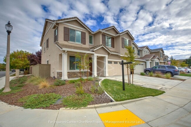 Building Photo - Brand new-4 bedroom, loft, 3 bathroom - Li...