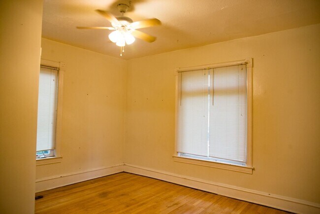 Building Photo - 1075-24