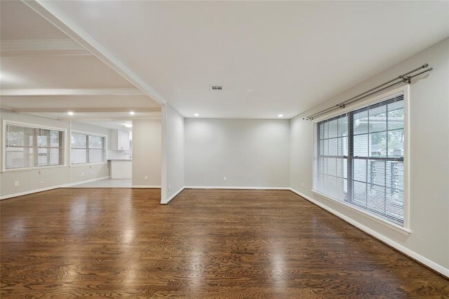 Building Photo - 1135 Chamboard Ln