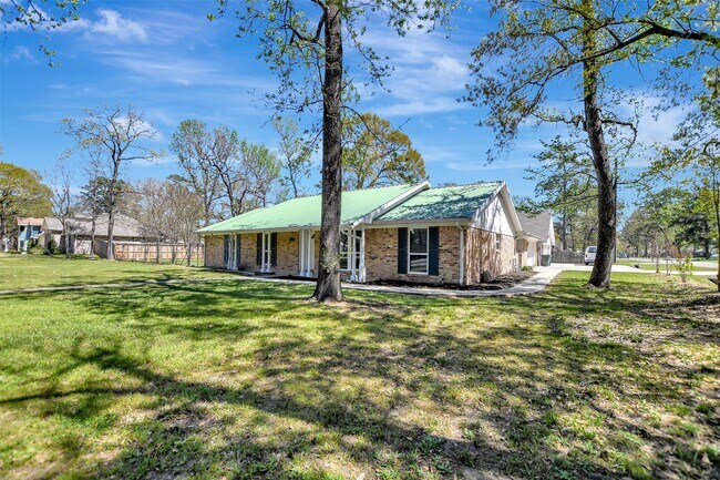 Foto del edificio - 25802 Maplewood Dr