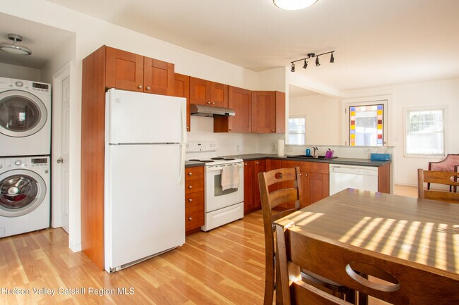 Foto del edificio - 2262 NY-66