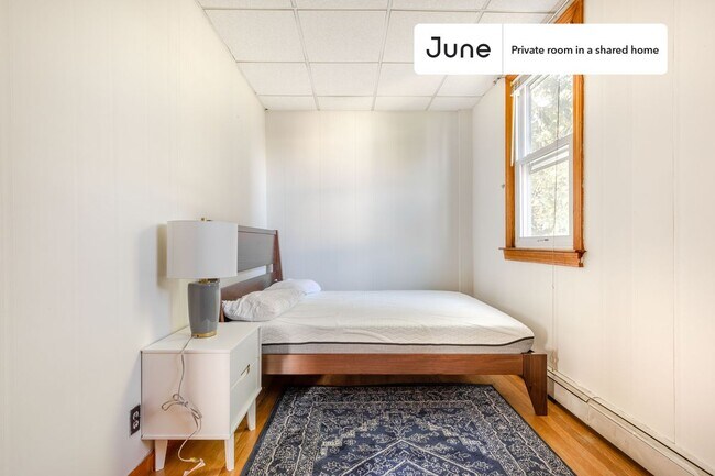 Foto del edificio - Room in Shared 5 bed/1 bath home in Mission Hill