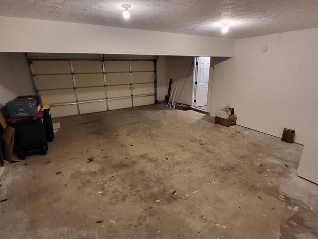 Building Photo - 3318 Lenehan Ln