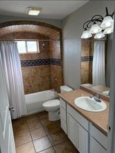 Building Photo - 512 Los Pinos Cir